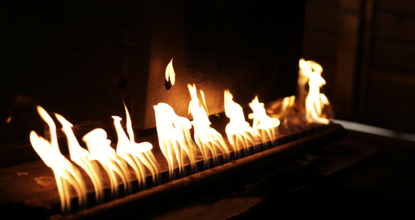 flames warming up workpiece for manufacturing